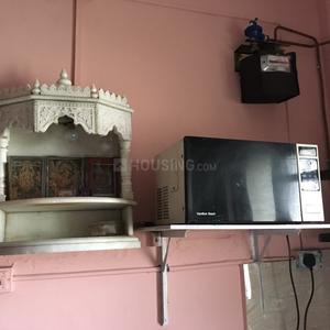 Gallery Cover Image of 150 Sq.ft Studio Apartment for rent in Saraf Choudhari Nagar, Kandivali East for 17000