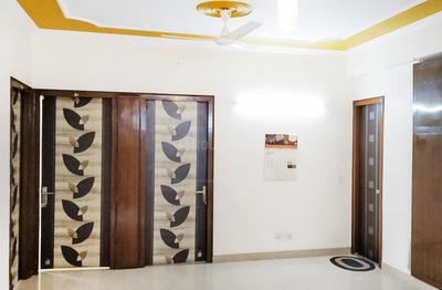 Gallery Cover Image of 1500 Sq.ft 3 BHK Apartment for rent in Sector 135 for 16000