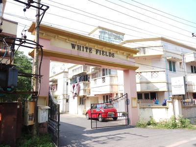 Gallery Cover Image of 1350 Sq.ft 2 BHK Apartment for buy in Madhavaram for 5600000