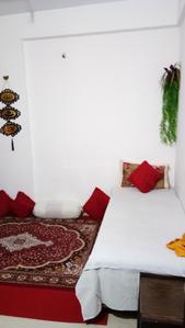 Gallery Cover Image of 750 Sq.ft 2 BHK Independent Floor for buy in Kohefiza for 3200000