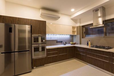 Gallery Cover Image of 5100 Sq.ft 4 BHK Apartment for buy in Thaltej for 37000000