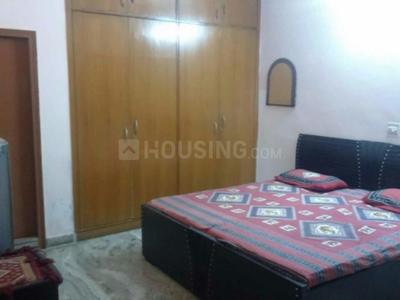कालकाजी में सुनीता अहूजा पीजी के बेडरूम की तस्वीर
