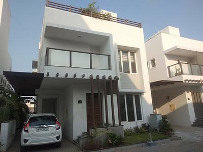 Gallery Cover Image of 2218 Sq.ft 3 BHK Independent House for buy in Pallikaranai for 13500000