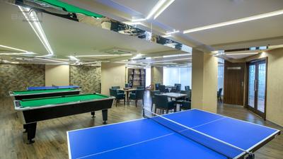 Gallery Cover Image of 927 Sq.ft 2 BHK Apartment for buy in Malad West for 15900000