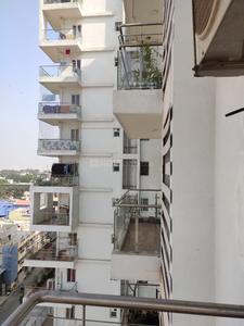 Gallery Cover Image of 1675 Sq.ft 1 BHK Apartment for rent in Mahadevapura for 42000