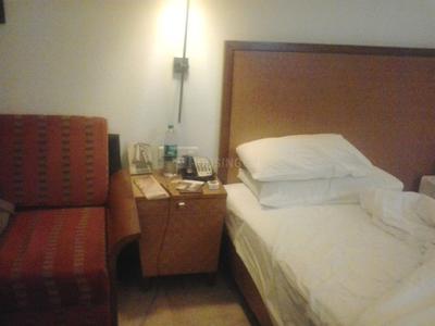 Gallery Cover Image of 580 Sq.ft 1 BHK Apartment for buy in Kandivali West for 8500000