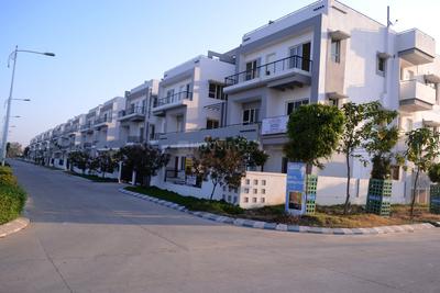 Gallery Cover Image of 551 Sq.ft 1 BHK Villa for buy in Omex City for 2200000