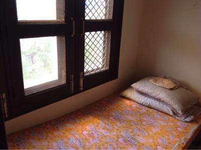Bedroom Image of Gupta Girls PG in Pitampura