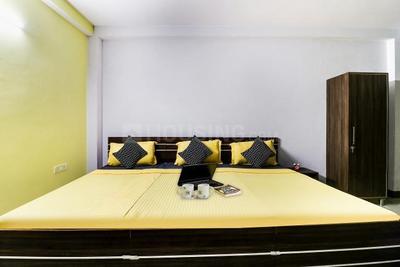 Bedroom Image of Oyo Life Grg1696 Sector 54 Metro in Sector 55