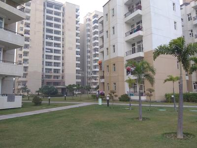 Gallery Cover Image of 1700 Sq.ft 3 BHK Apartment for buy in MU Greater Noida for 6000000
