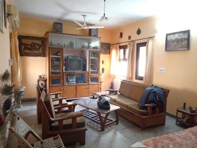 Gallery Cover Image of 1500 Sq.ft 3 BHK Apartment for buy in Vasant Kunj for 18000000