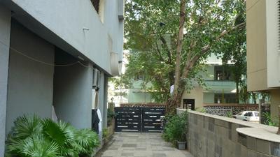 Gallery Cover Image of 290 Sq.ft 1 RK Apartment for buy in Bandra West for 15000000