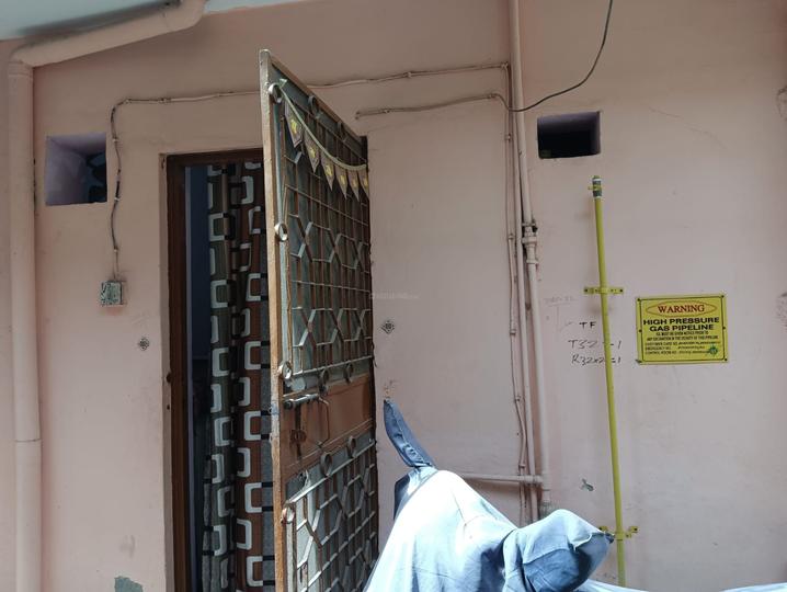 2 BHK 225 Sqft Independent House for sale at Dwarka Mor, New Delhi