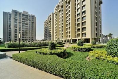 Gallery Cover Image of 1705 Sq.ft 3 BHK Apartment for buy in Makarba for 7300000