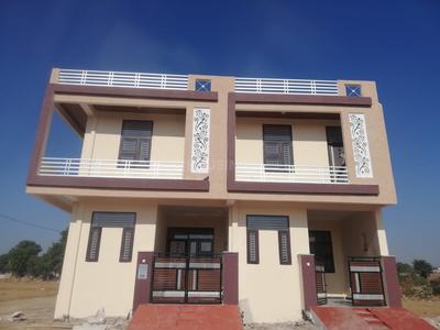 Gallery Cover Image of 1250 Sq.ft 3 BHK Independent House for buy in Jamna Puri for 3200000