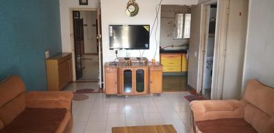Gallery Cover Image of 927 Sq.ft 2 BHK Apartment for rent in Thaltej for 21500