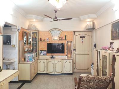 Gallery Cover Image of 640 Sq.ft 1 BHK Apartment for buy in Kandivali West for 8700000