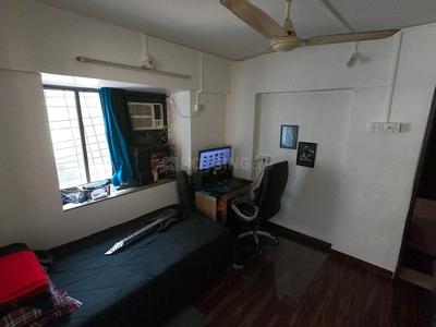 Gallery Cover Image of 350 Sq.ft 1 RK Apartment for rent in Lata Soni, Khar West for 45000