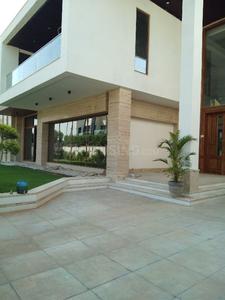 Gallery Cover Image of 8000 Sq.ft 5 BHK Independent House for buy in Chhattarpur for 100000000