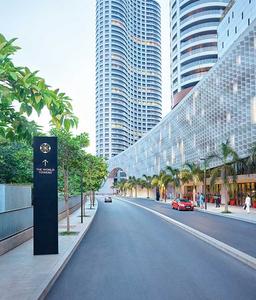 Gallery Cover Image of 1977 Sq.ft 3 BHK Apartment for buy in Worli for 80000000