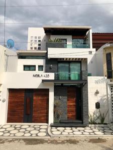 Gallery Cover Image of 1100 Sq.ft 3 BHK Villa for buy in Tambaram for 4809350