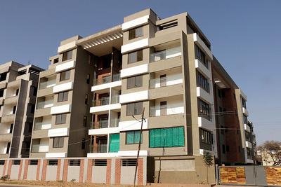 Gallery Cover Image of 1638 Sq.ft 3 BHK Apartment for buy in Tandalja for 6500000