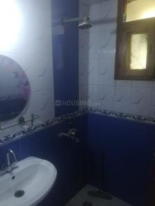 Common Bathroom Image of Shashi PG in Sector 62A