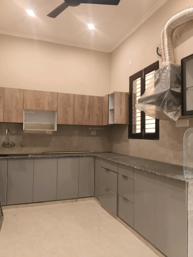 Kingson Green Villa 2 - Image 9