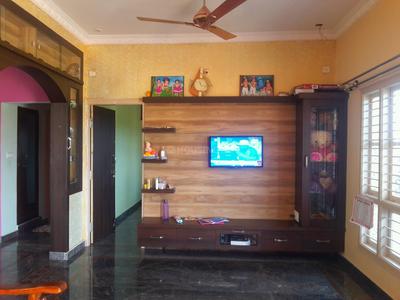 5+ BHK Independent House