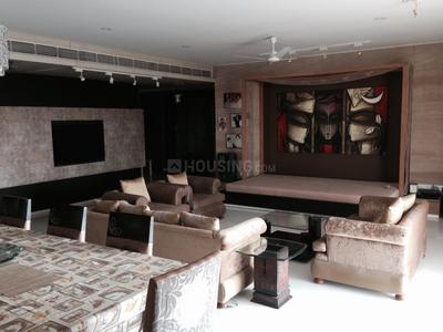 Gallery Cover Image of 3840 Sq.ft 5 BHK Apartment for buy in Juhu for 250000000