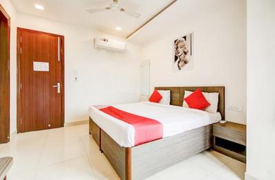 Gallery Cover Image of 1000 Sq.ft 1 RK Independent House for rent in Sarita Vihar for 16800