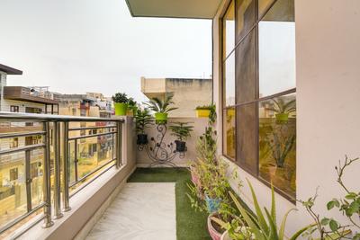 Balcony Image of Oyo Life Ol_grg1998 in Sector 46