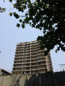 Gallery Cover Image of 720 Sq.ft 2 BHK Apartment for buy in Andheri West for 13900000