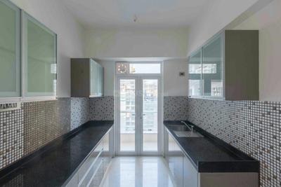 Gallery Cover Image of 1350 Sq.ft 2 BHK Apartment for buy in Malad East for 21900000