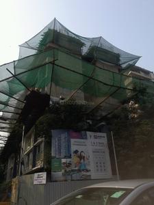 Gallery Cover Image of 820 Sq.ft 2 BHK Apartment for buy in Andheri West for 17800000