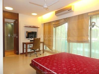 Gallery Cover Image of 2000 Sq.ft 3 BHK Apartment for buy in Khar West for 80000000