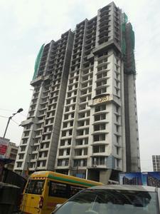 Gallery Cover Image of 725 Sq.ft 1 BHK Apartment for buy in Malad West for 10800000