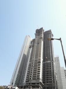 Gallery Cover Image of 940 Sq.ft 2 BHK Apartment for buy in Malad East for 30000000