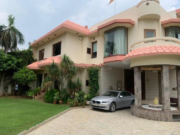 4 BHK 15000 Sqft Villa for sale at Sainik Farm, New Delhi Property ID