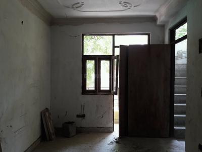 Gallery Cover Image of 750 Sq.ft 2 BHK Apartment for buy in Dayal Bagh Colony for 2400000