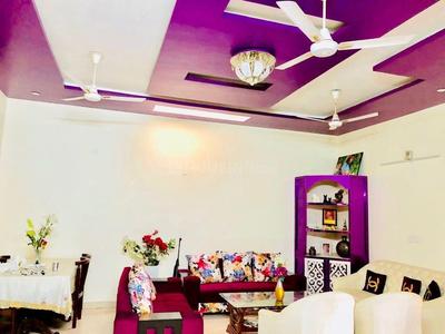 Gallery Cover Image of 200 Sq.ft 4 BHK Independent House for buy in Ranjit Avenue for 7800000