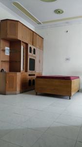 Gallery Cover Image of 1200 Sq.ft 3 BHK Independent Floor for rent in Krishna Nagar for 10000