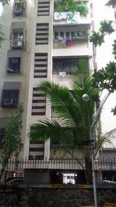 Gallery Cover Image of 800 Sq.ft 2 BHK Apartment for buy in Prabhadevi for 35000000