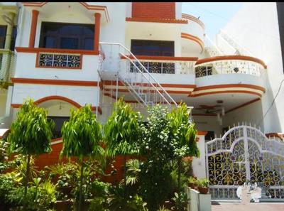 Gallery Cover Image of 26000 Sq.ft 6 BHK Independent House for buy in Shastri Nagar for 10000000