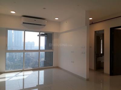 Gallery Cover Image of 900 Sq.ft 2 BHK Apartment for buy in Malad East for 17000000