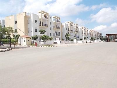 Gallery Cover Image of 2700 Sq.ft 3 BHK Independent Floor for buy in Sector 81 for 6800000