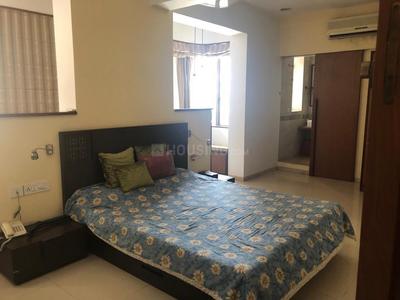 Gallery Cover Image of 1800 Sq.ft 3 BHK Apartment for rent in Malabar Hill for 195000