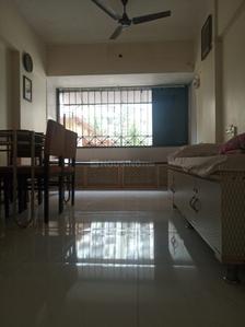Gallery Cover Image of 500 Sq.ft 1 BHK Apartment for buy in Prabhadevi for 14500000
