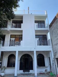 Building Image of Dharam Boys PG in Sector 30