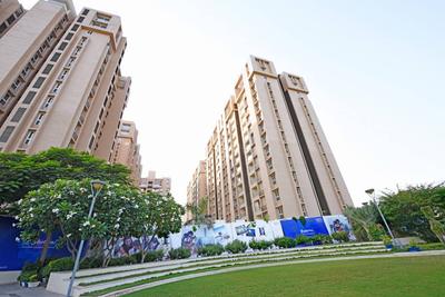 Gallery Cover Image of 1994 Sq.ft 3 BHK Apartment for buy in Khodiyar for 9531099